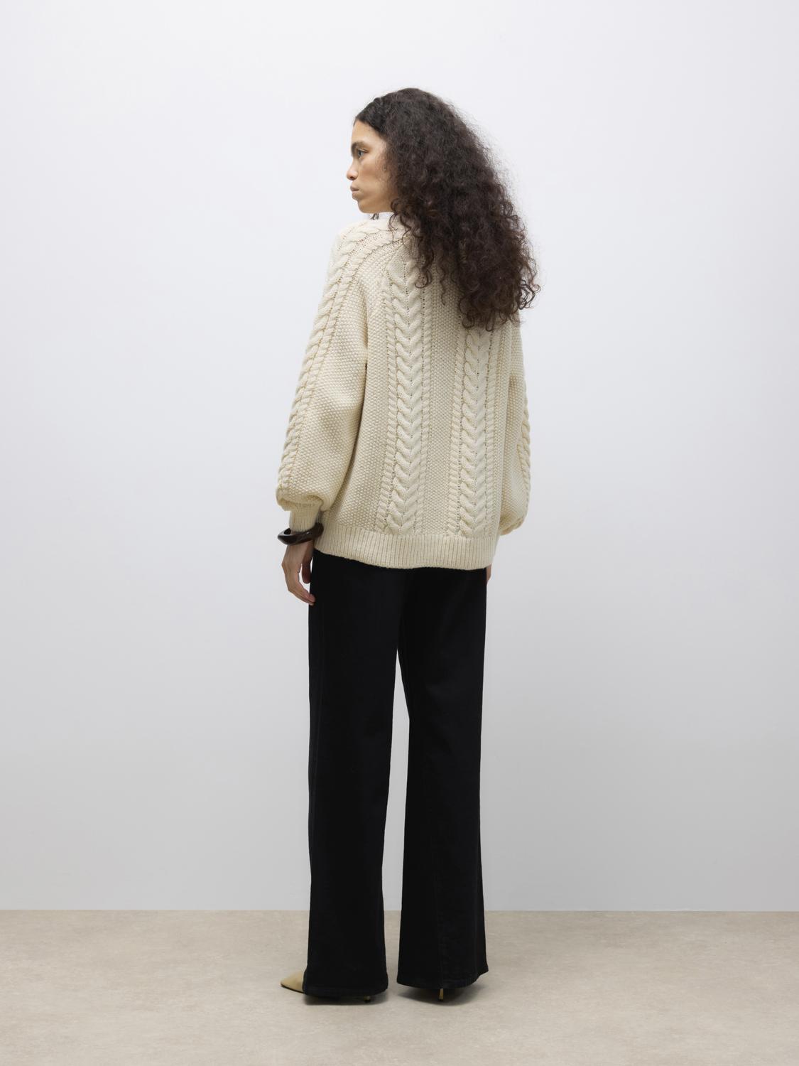 model_shot-back